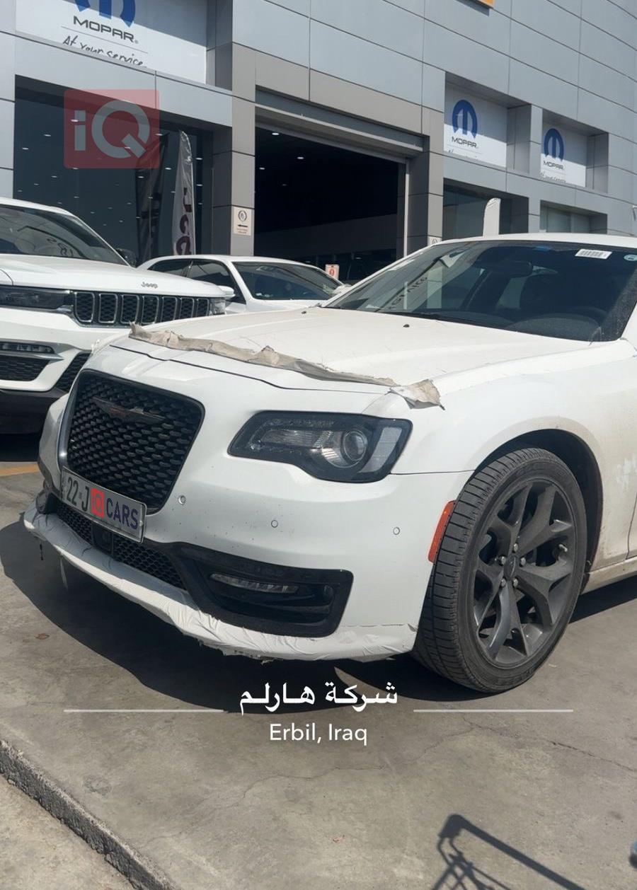 كرايسلر 300